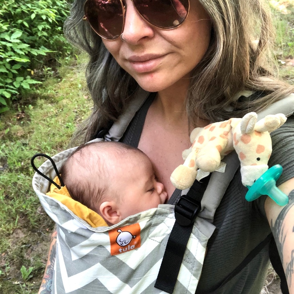 Meet your Posher, Erin :instagram @graybuffalo_ - Picture 9 of 9